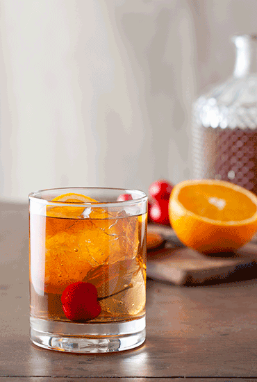 Le Old Fashionned au rhum est un cocktail simple, pétillant et élégant