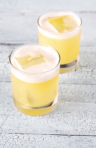 Préparez votre cocktail rhum citron et vanille un verre de type Old Fashioned, pour plus d’élégance.